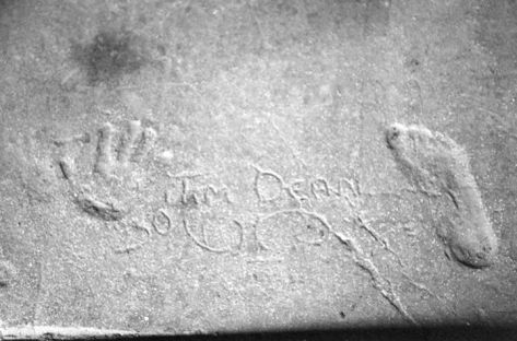 Denn at James Dean Footprints